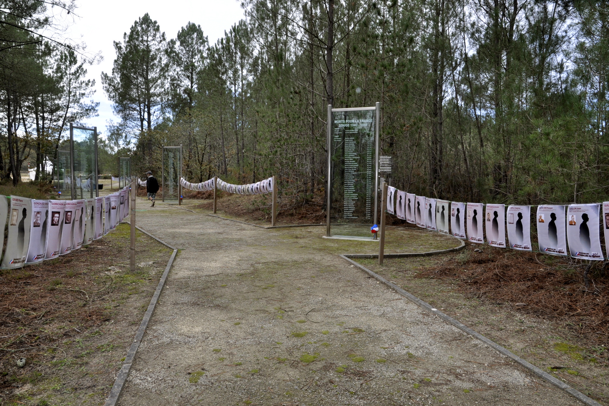 2025-26-10 cérémonie au camps de Souge 009